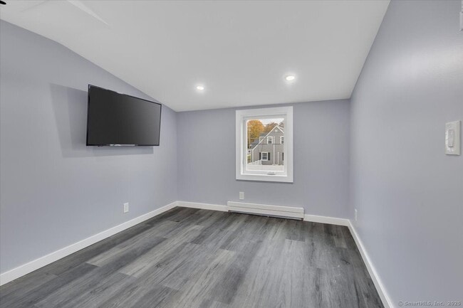 Building Photo - 21 Deepwood Dr