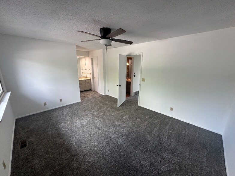 Building Photo - 9004 David Cir