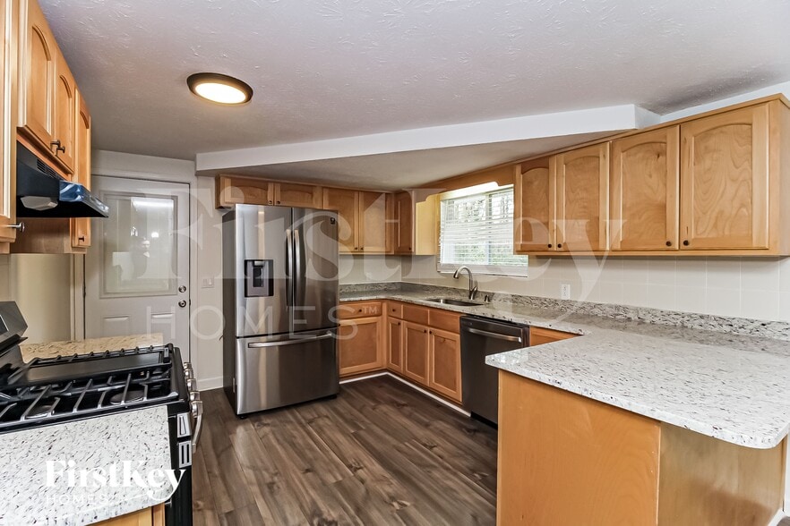 Building Photo - 6356 Pine Frost Dr