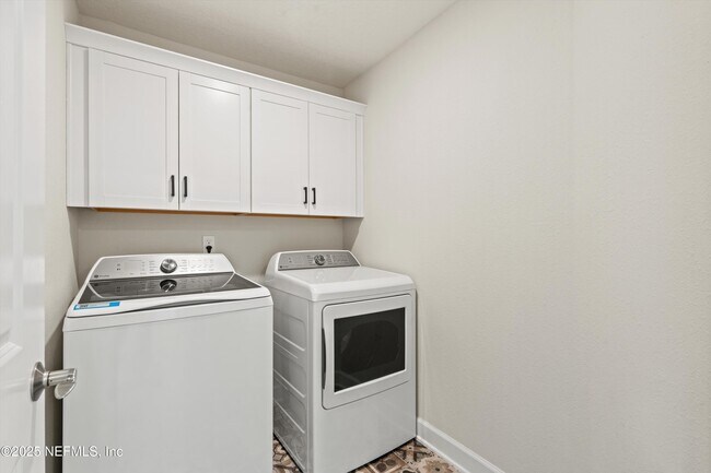 Building Photo - 11221 Strategy Ct