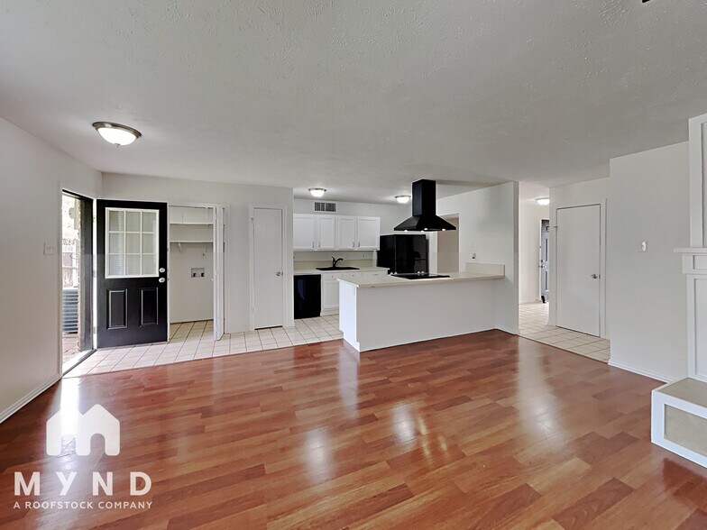Building Photo - 551 Oldbridge Dr