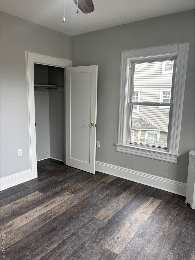 Building Photo - 19 Garfield Pl