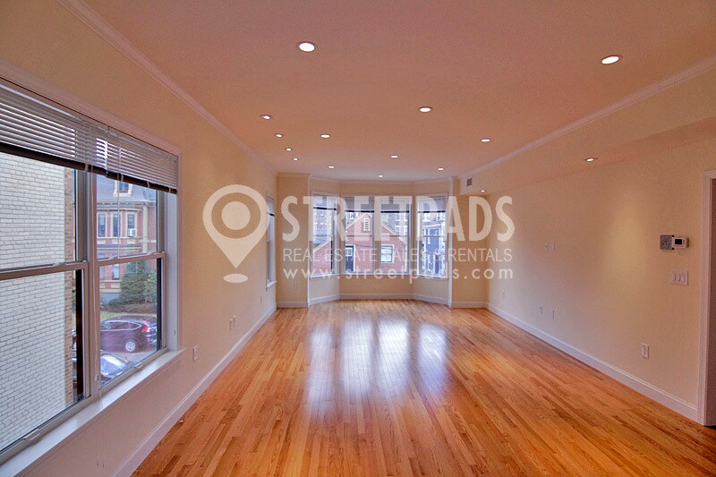 Building Photo - 15 Langdon St