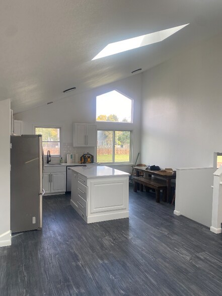 Building Photo - 967 Claremont Pl