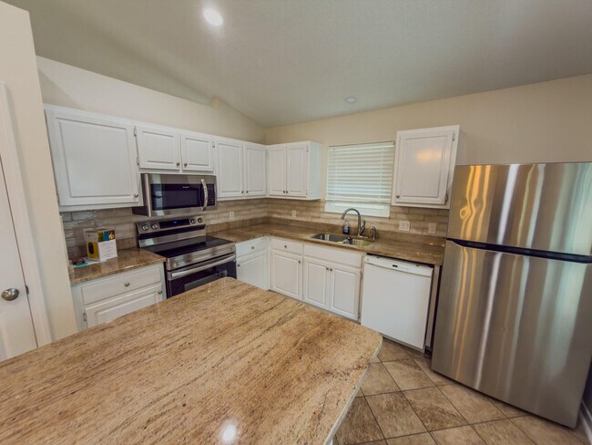 Building Photo - 1783 Ivalea Cir