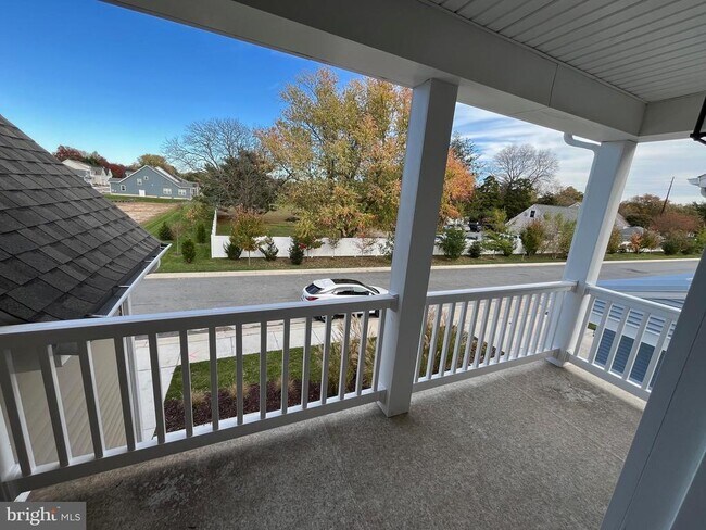 Building Photo - 33743 Catching Cv