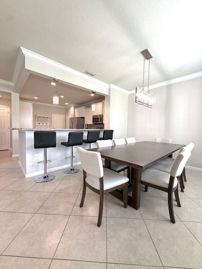 Building Photo - 13527 Montecito Pl