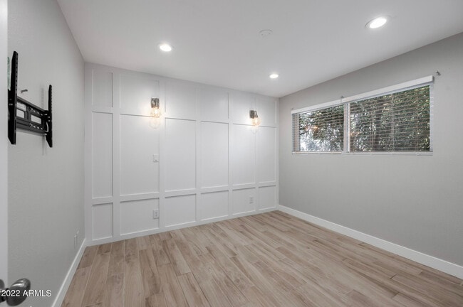 Building Photo - 402 N 73rd St