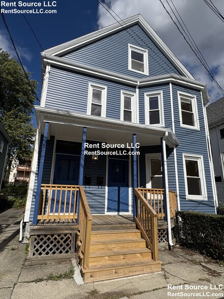 Building Photo - 9-11 Knapp St. Unit 3