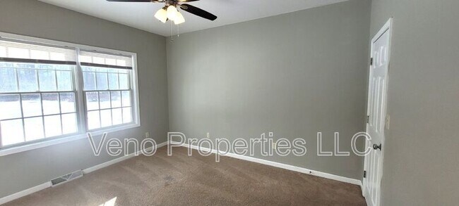 Building Photo - 2057 Rowley Rd