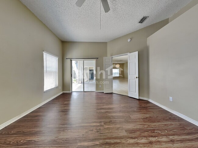 Building Photo - 13401 Sunvale Place