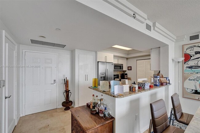 Building Photo - 19501 W Country Club Dr