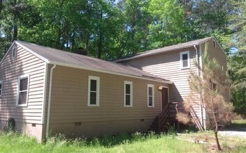 Building Photo - Country living in Glen Allen three bedroom...
