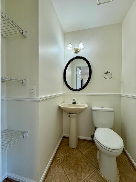 Building Photo - 9632 Hadleigh Ct