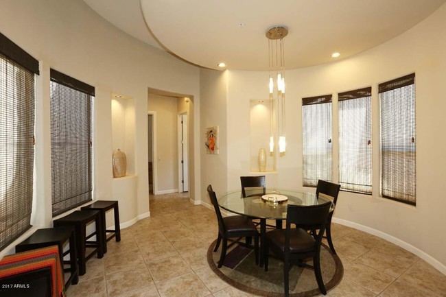 Building Photo - 7371 E Vaquero Dr