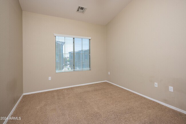 Building Photo - 240 W Juniper Ave