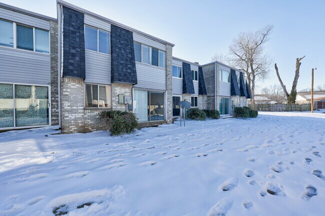 Building Photo - 1622 Claudia Dr