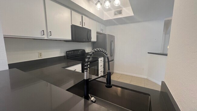Building Photo - 735 SW 148th Ave