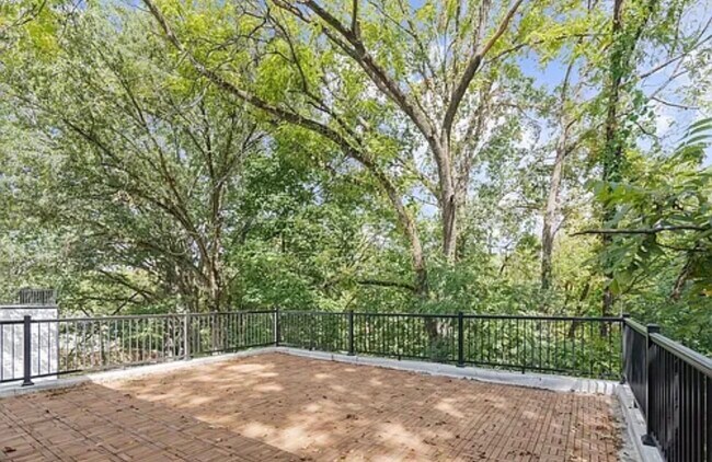 Building Photo - 2323 Carter Ave