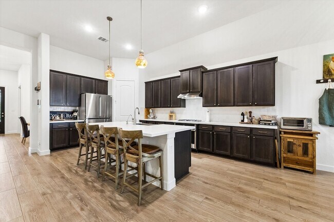 Building Photo - 729 Maplewood Dr