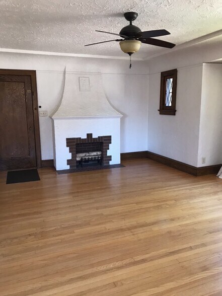 Building Photo - 533 N 63rd St