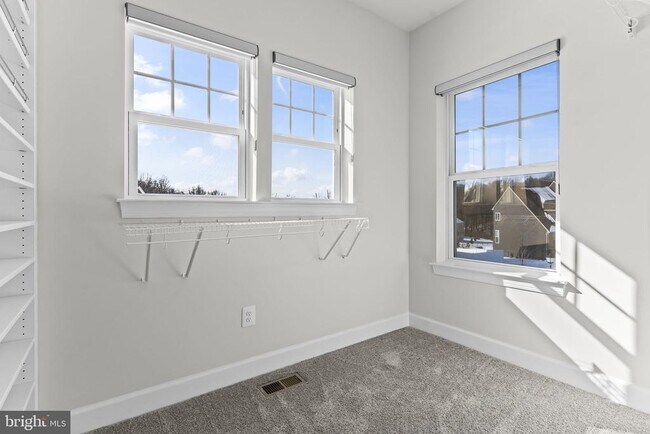 Building Photo - 12600 Coventry Mnr Wy