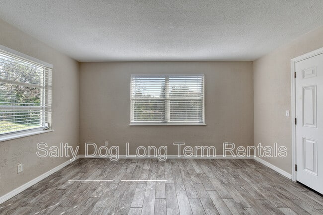 Building Photo - 130 Lindley Rd