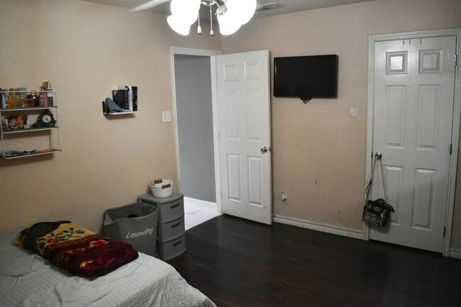 Building Photo - 1814 Mustang Island Dr