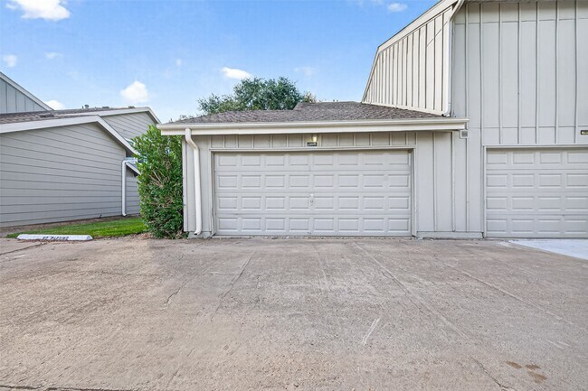 Building Photo - 13040 Greenway Chase Ct