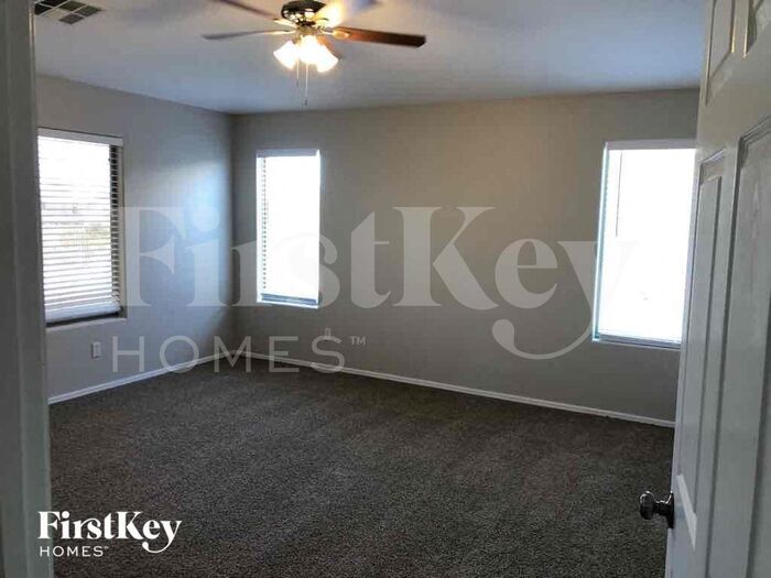 Building Photo - 29125 N Yellow Bee Dr