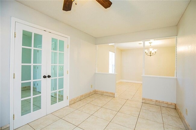 Building Photo - 2726 W Highland Cir