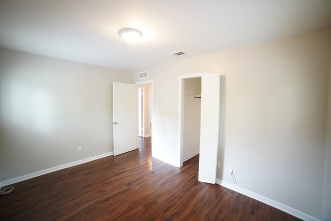 Building Photo - 1329 Blossom Cir