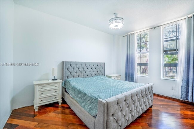 Building Photo - 3001 NE 185th St