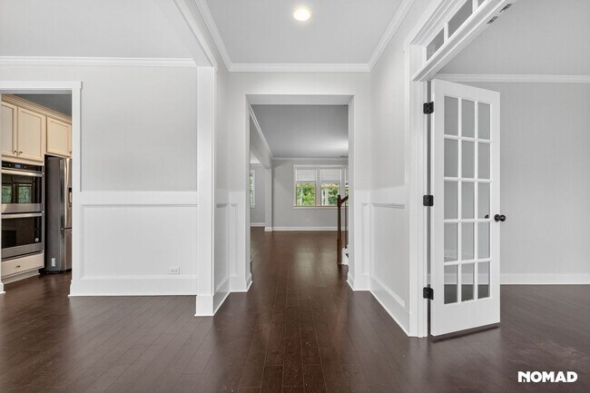 Building Photo - Spacious 5BR House in Buford