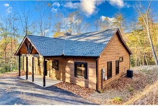 Building Photo - 224 E Ridge Ln
