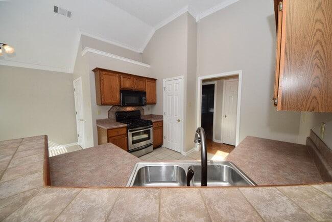 Building Photo - 6657 Millgrove Park Dr