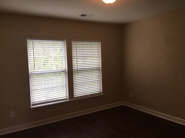 Building Photo - 4007 Braemar Ct