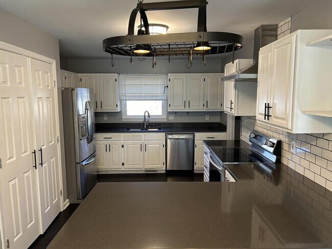 Building Photo - 3 Bed / 2 Bath Rental House in Madison, AL