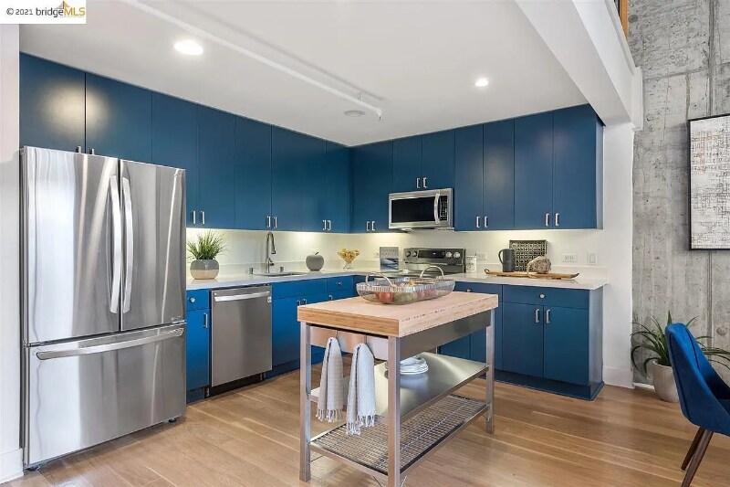 Building Photo - 311 Oak St