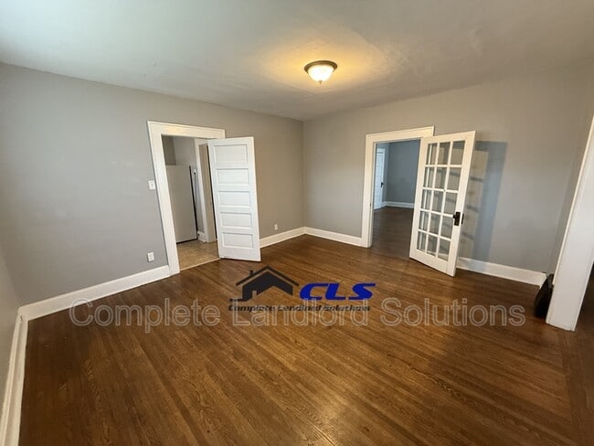 Building Photo - 832 S 17th St