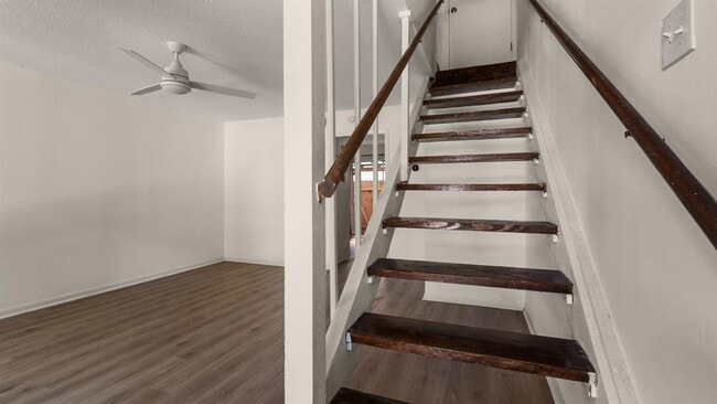 Building Photo - 7409 Shadow Hill Dr