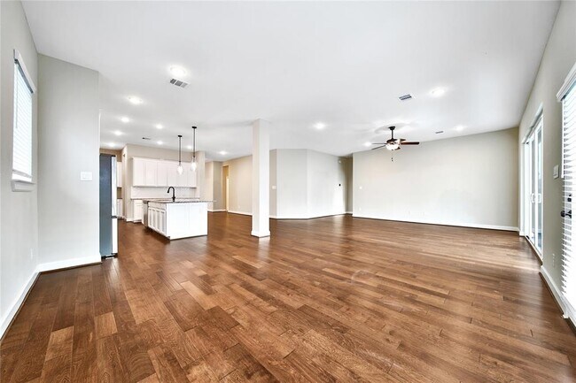 Building Photo - 32193 Park Plains Dr