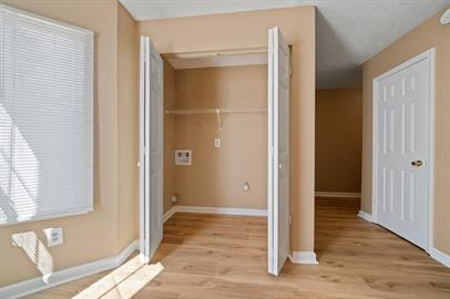Building Photo - 7253 Crestside Dr