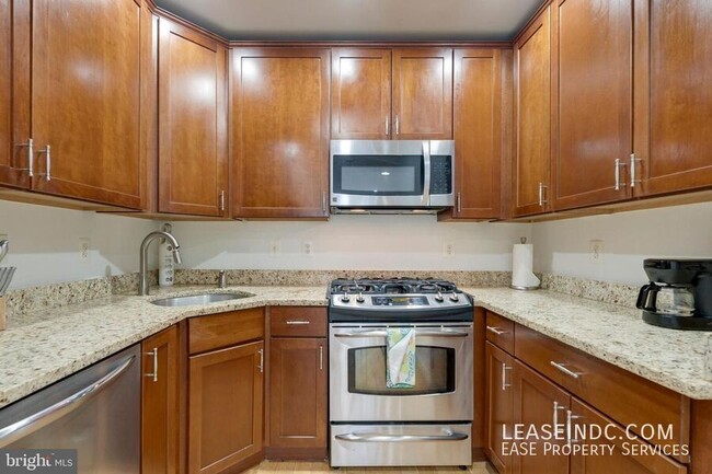 Building Photo - 21 Q St NW