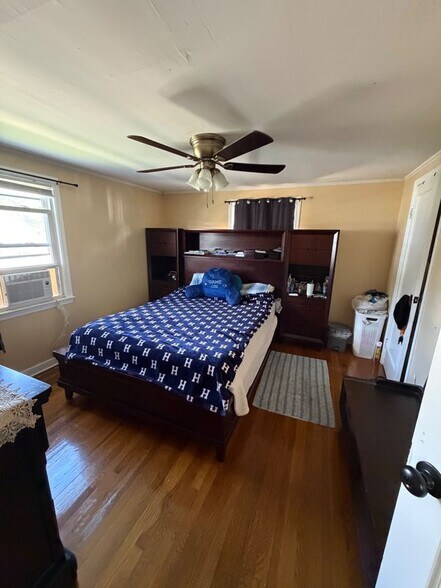 Building Photo - 93 Gilman St