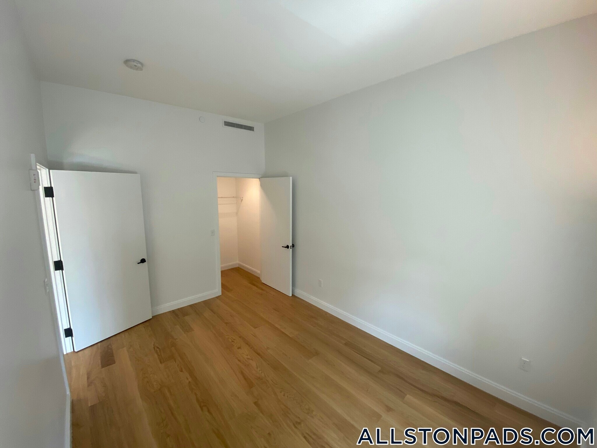 Building Photo - 83 Gardner St