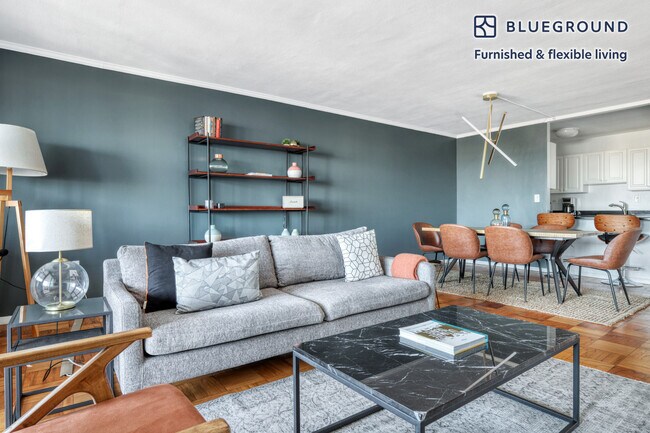 Building Photo - 8 Whittier Pl