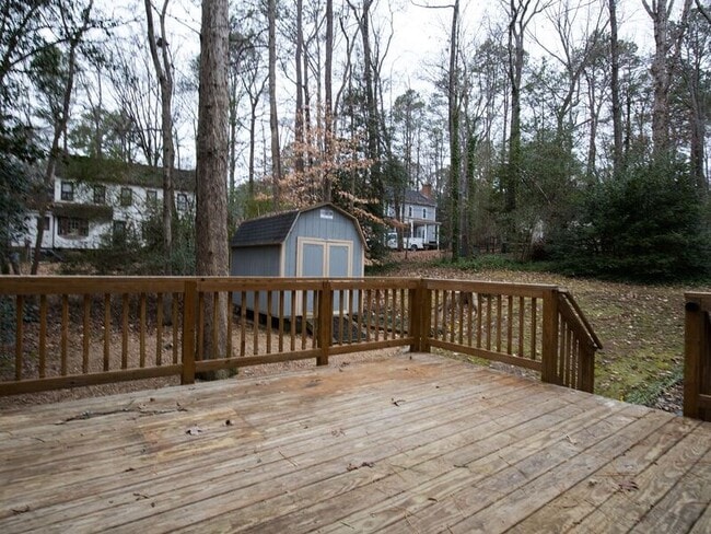 Building Photo - 4266 Roundhill Dr