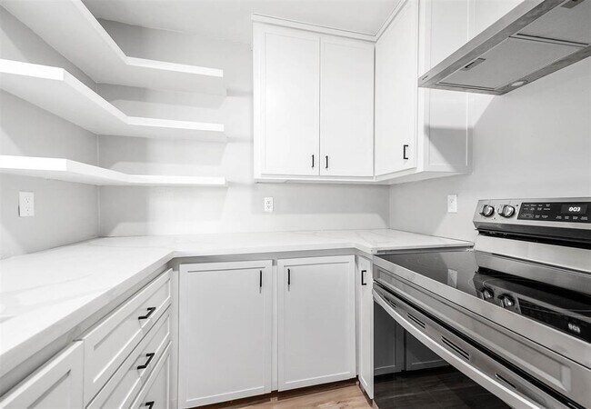 Building Photo - 10626 Sandpiper Dr