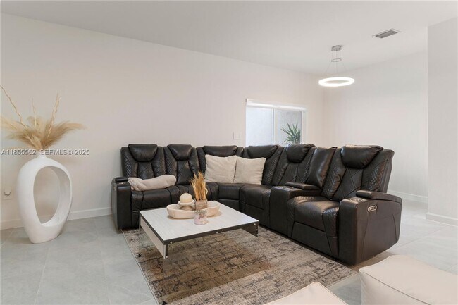 Building Photo - 26431 SW 148th Ave